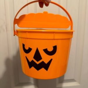 Halloween Bucket 2022 McPunk’n Orange Mc Donald’s Limited Edition
New